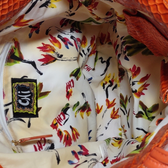 Chi by Carlos Falchi Croc Embossed Faux Leather Shoulder Bag - Picture 8 of 10